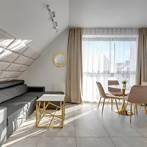 Granaria Prime Location By The River Apartment Danzig